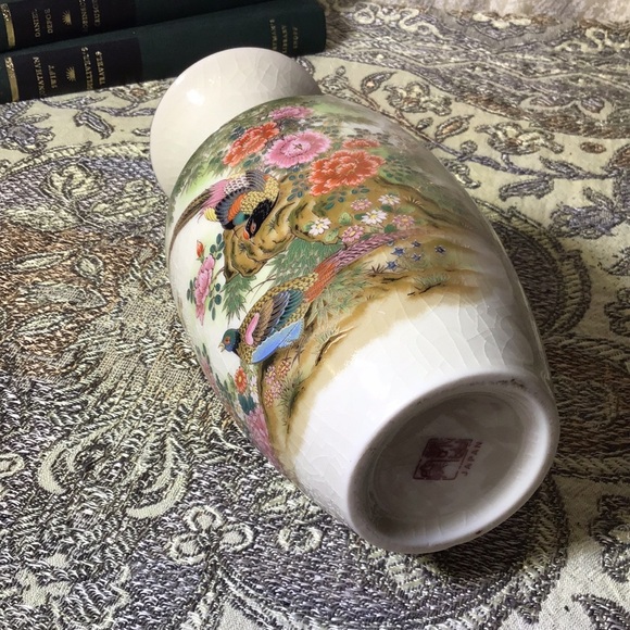 Japan vase, crazed, vivid floral & pheasants art, gold trim, classic decor - Picture 2 of 7